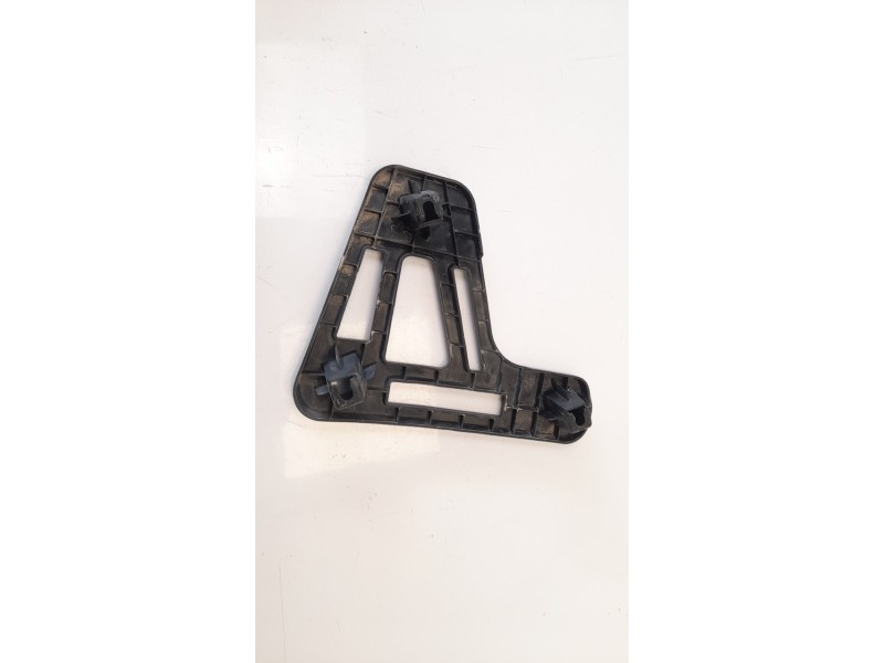 Recambio de moldura para kia cee´d 1.6 crdi cat referencia OEM IAM 86624A2210  