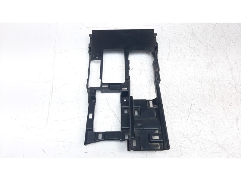 Recambio de moldura para lexus is 2.5 16v cat (híbrido) referencia OEM IAM 5880453250  