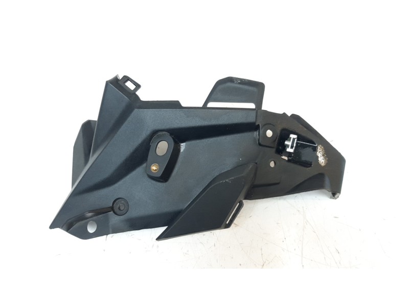 Recambio de moldura para bmw f 800 r f 800 r referencia OEM IAM 46638546348  