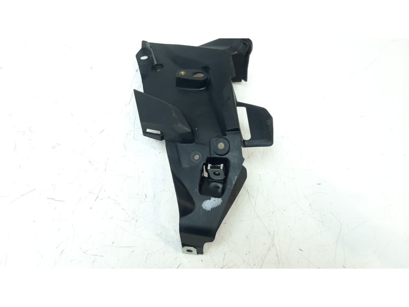 Recambio de moldura para bmw f 800 r f 800 r referencia OEM IAM 46638546348  