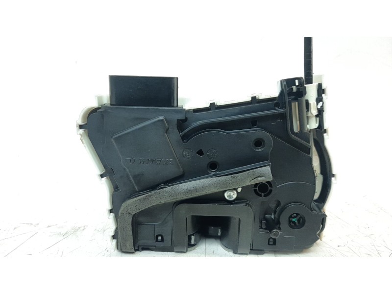 Recambio de cerradura puerta trasera izquierda para mg zs comfort referencia OEM IAM 10845782  
