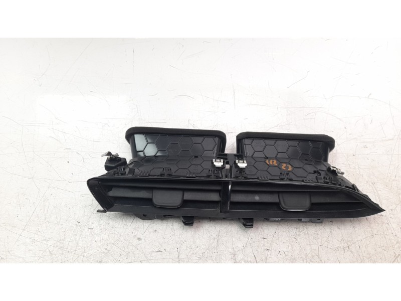 Recambio de rejilla aireadora para opel corsa f 1.2 referencia OEM IAM 39198627  