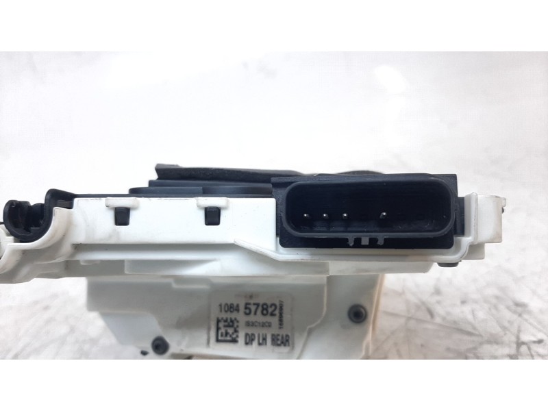 Recambio de cerradura puerta trasera izquierda para mg zs comfort referencia OEM IAM 10845782  