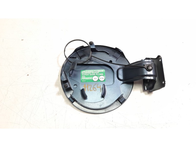 Recambio de tapa exterior combustible para mazda cx-3 2.0 cat referencia OEM IAM D10E42410  