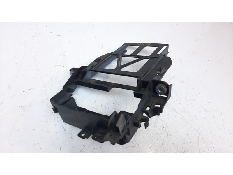 Recambio de moldura para bmw f 800 r f 800 r referencia OEM IAM 61357689832  