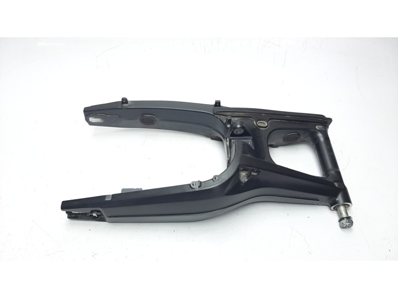 Recambio de puente trasero para honda cb 650r referencia OEM IAM 52200MKND50  