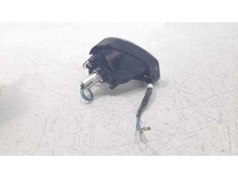 Recambio de piloto trasero derecho para honda pcx referencia OEM IAM 33657KWN901  