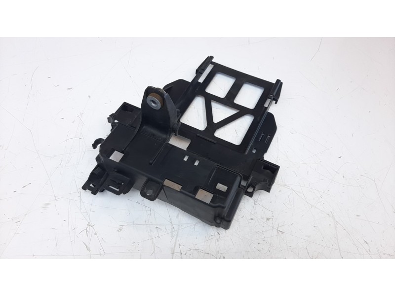 Recambio de moldura para bmw f 800 r f 800 r referencia OEM IAM 61357689832  