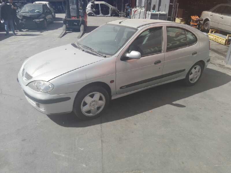 renault megane i fase 2 berlina (ba0) del año 2000