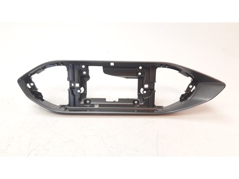 Recambio de moldura para peugeot 308 1.6 blue-hdi fap referencia OEM IAM 9678251877  