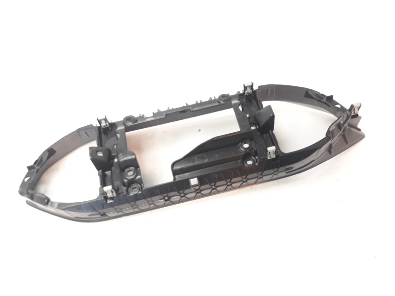 Recambio de moldura para peugeot 308 1.6 blue-hdi fap referencia OEM IAM 9678251877  