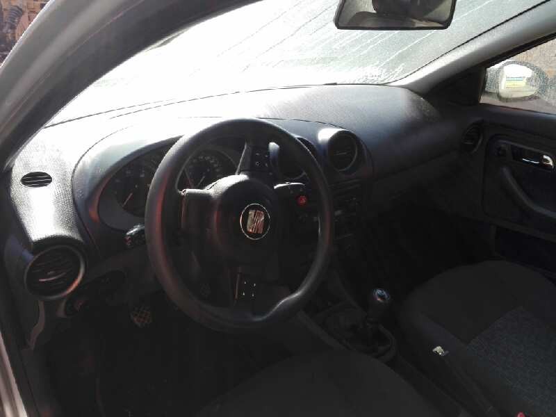 seat ibiza (6l1) del año 2008