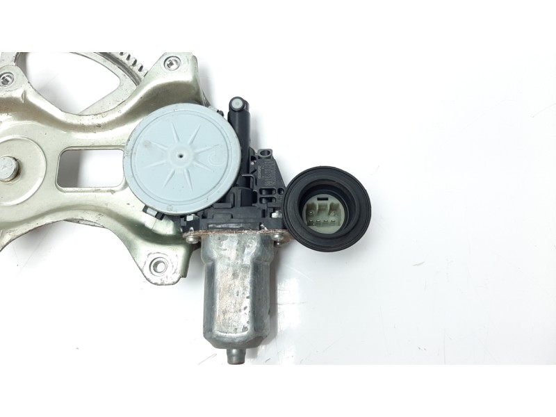 Recambio de elevalunas delantero derecho para toyota rav 4 (a3) executive referencia OEM IAM 6980152080 106905815 116038