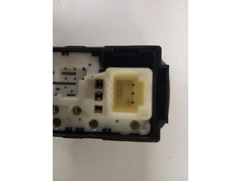 Recambio de mando elevalunas trasero izquierdo para toyota auris hybrid active referencia OEM IAM 192801  