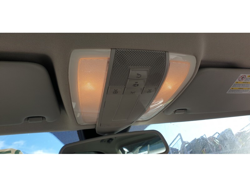 Recambio de luz interior para mercedes-benz clase c (w204) berlina 2.2 cdi cat referencia OEM IAM A2048202001  