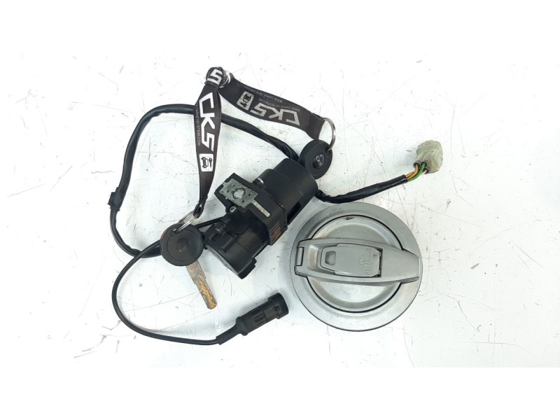 Recambio de conmutador de arranque para ducati scrambler referencia OEM IAM 59821441D  