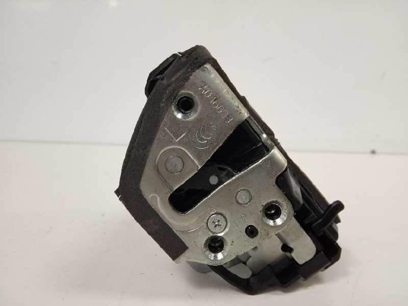 Recambio de cerradura puerta trasera izquierda para toyota auris hybrid active referencia OEM IAM   