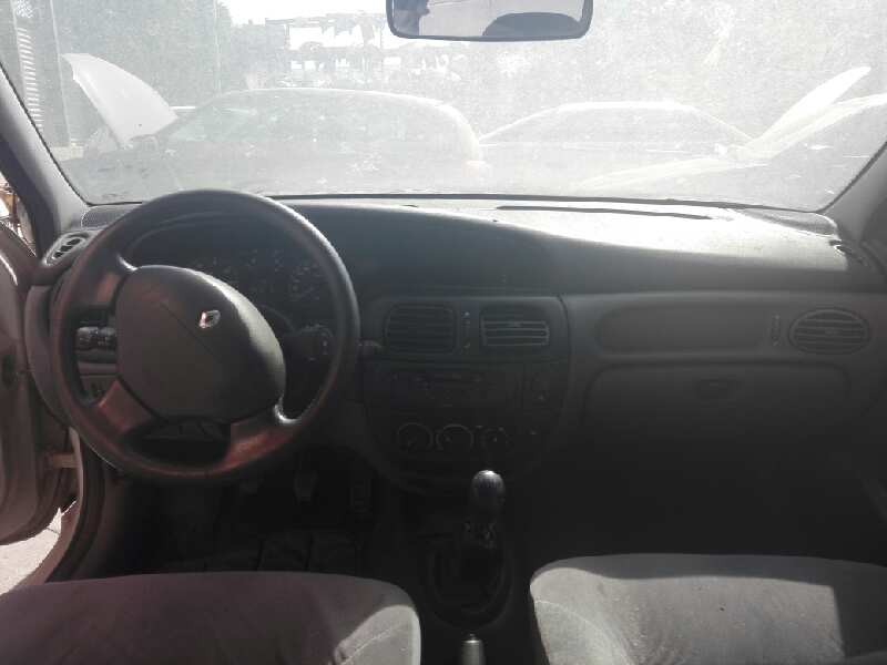 renault megane i fase 2 berlina (ba0) del año 2000