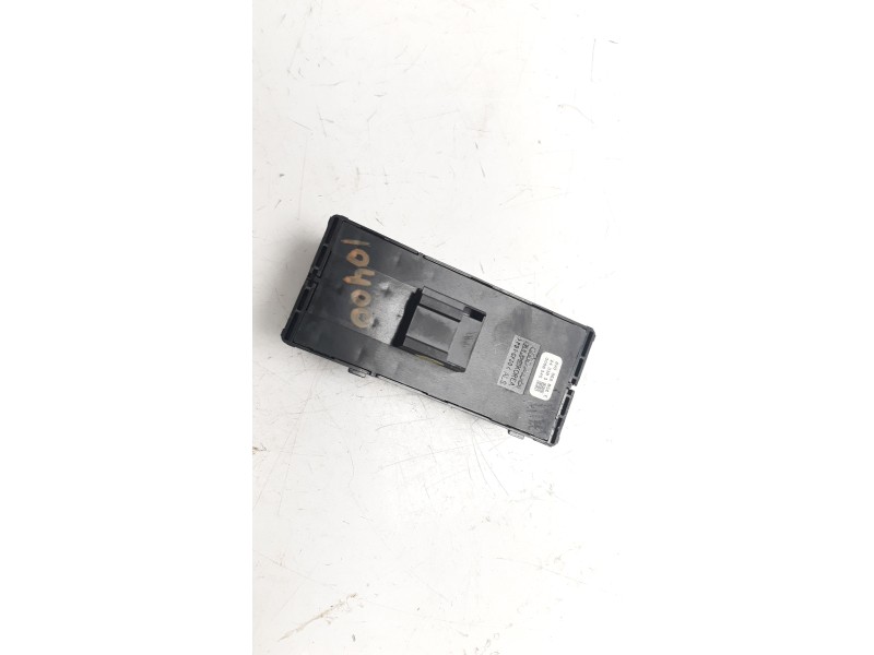 Recambio de mando elevalunas delantero izquierdo para audi a3 sportback (8va) 1.8 16v tfsi referencia OEM IAM 8V0959851E IAF3500