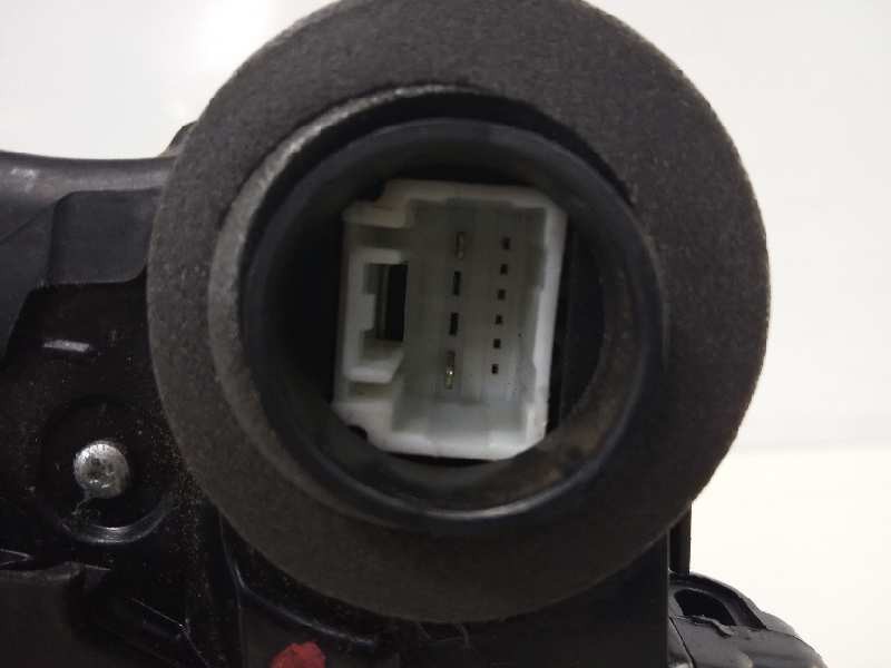 Recambio de cerradura puerta trasera izquierda para toyota auris hybrid active referencia OEM IAM   