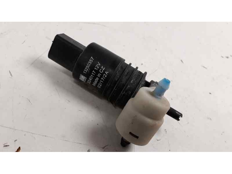 Recambio de bomba limpia para opel corsa e color edition referencia OEM IAM 13250357  