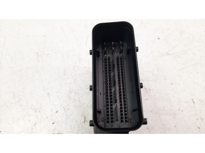 Recambio de centralita motor uce para hyundai tucson 1.6 crdi cat referencia OEM IAM 296102U150  