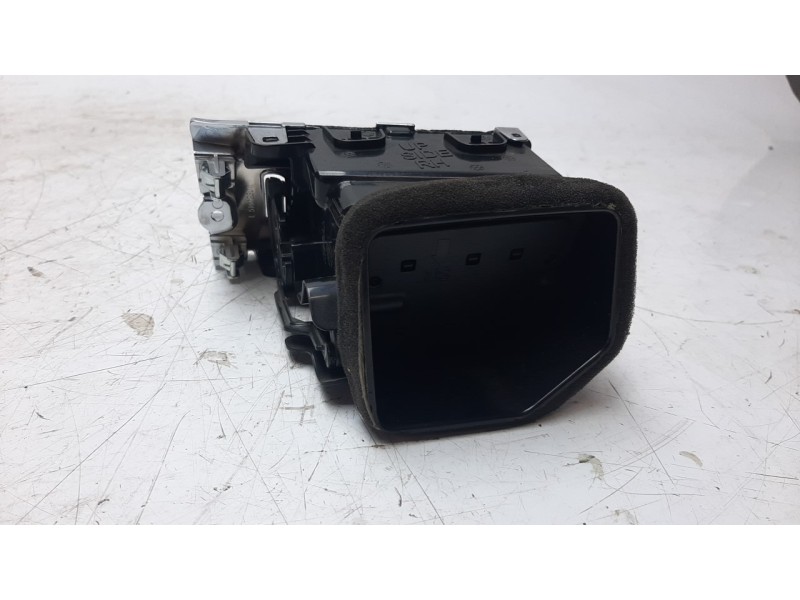 Recambio de rejilla aireadora para nissan pulsar (c13) 1.2 16v cat referencia OEM IAM 687613ZPOA  