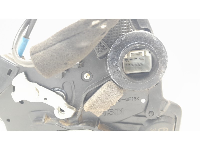 Recambio de cerradura puerta delantera derecha para toyota land cruiser (j12) 3.0 turbodiesel referencia OEM IAM 6903033272  