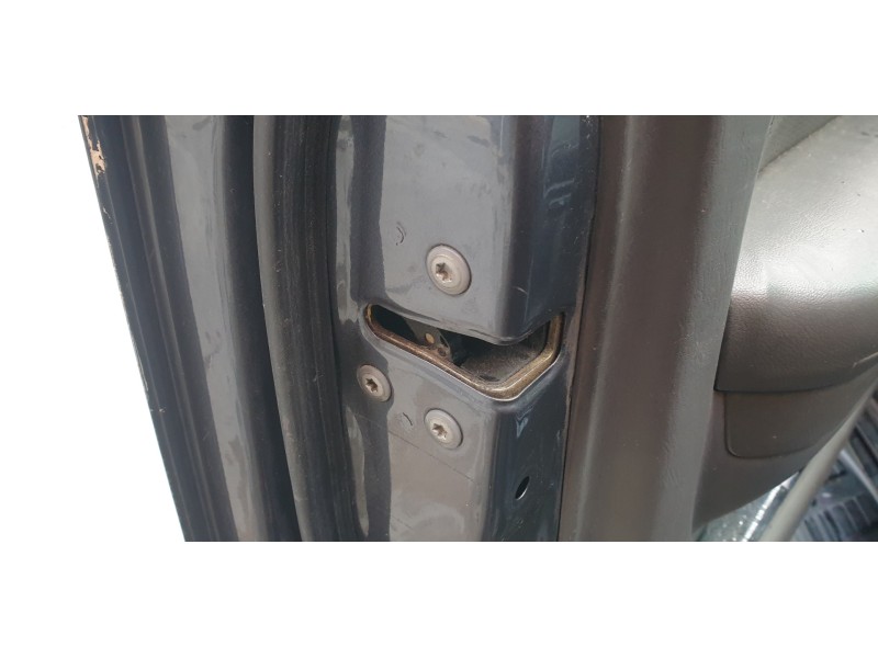 Recambio de cerradura puerta delantera izquierda para toyota land cruiser (j12) 3.0 turbodiesel referencia OEM IAM 6904033232  