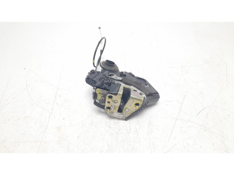 Recambio de cerradura puerta trasera derecha para toyota land cruiser (j12) 3.0 turbodiesel referencia OEM IAM 6905060090  