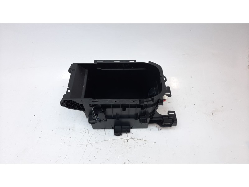 Recambio de apoyabrazos central para toyota rav4 hybrid 4x2 advance referencia OEM IAM 5881242040  