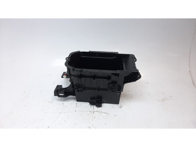 Recambio de apoyabrazos central para toyota rav4 hybrid 4x2 advance referencia OEM IAM 5881242040  