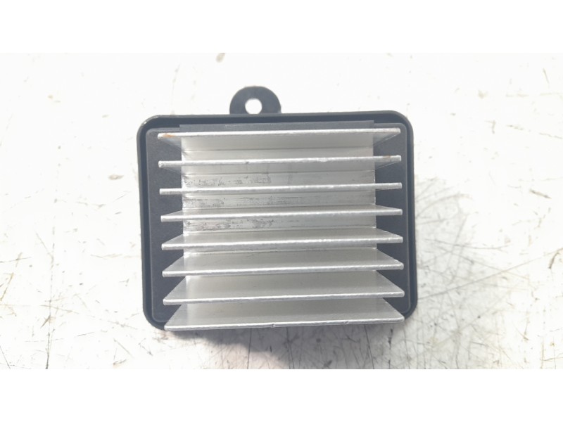 Recambio de resistencia calefaccion para opel corsa f gs referencia OEM IAM 7015011004  