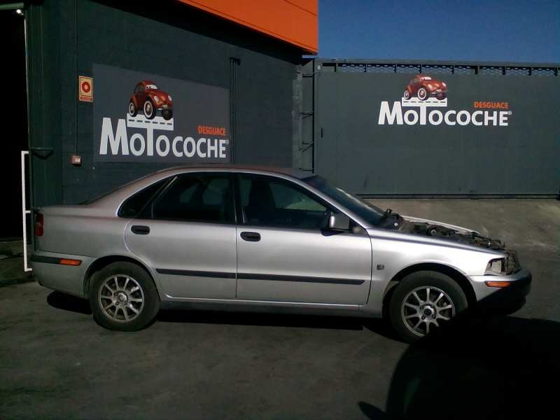 volvo s40 berlina del año 2000