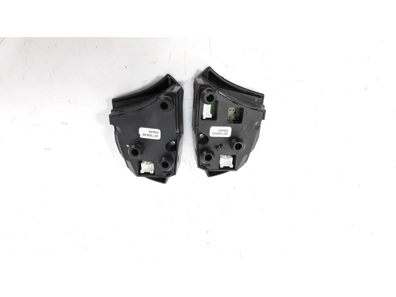 Recambio de mando volante para volvo c30 2.0 d momentum referencia OEM IAM 30739638 30739640 
