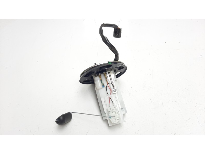 Recambio de bomba combustible para honda cb 650r referencia OEM IAM 16700MKND51 UCT35HU67 