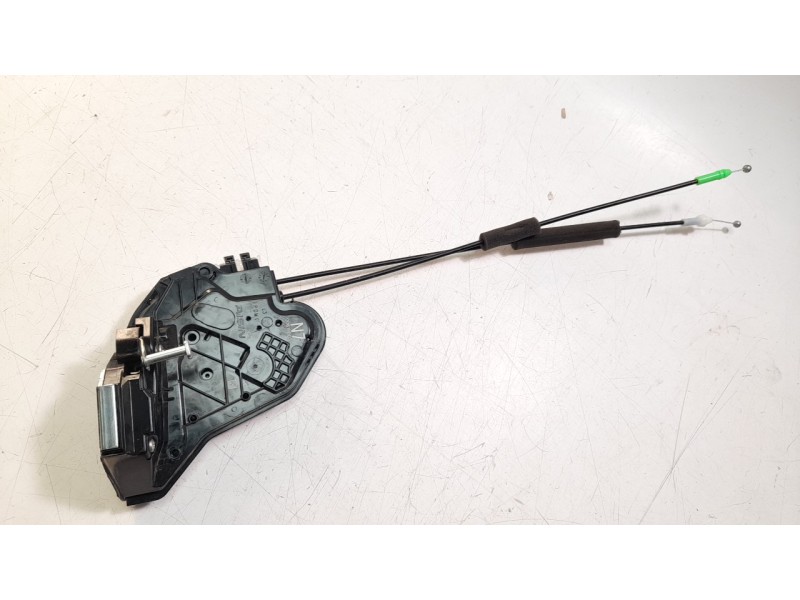 Recambio de cerradura puerta trasera izquierda para toyota rav4 hybrid 4x2 advance referencia OEM IAM 6906048060  