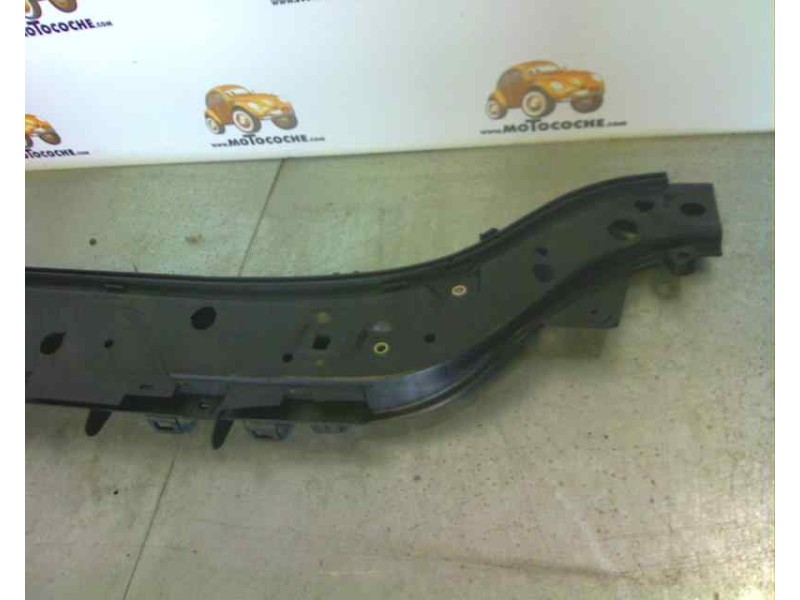 Recambio de travesaño superior para renault megane ii berlina 5p referencia OEM IAM 8200137494 109193875 RN4203201