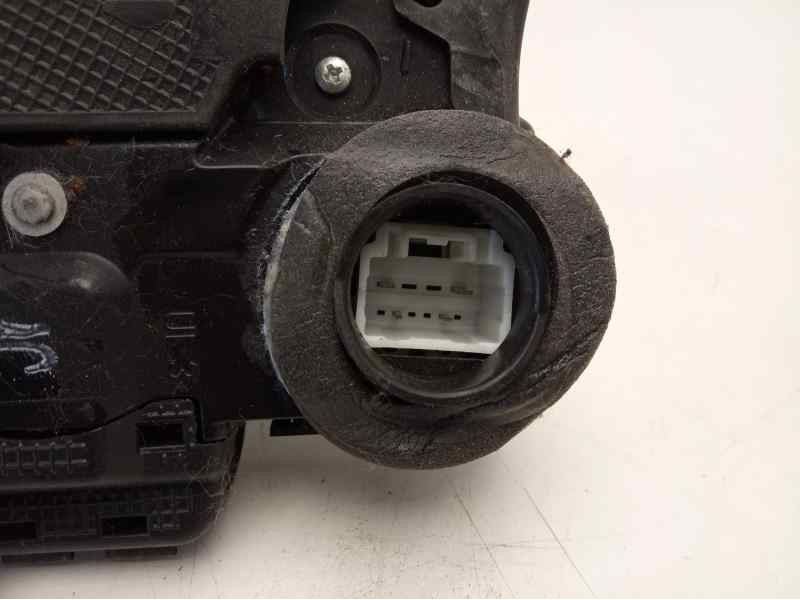 Recambio de cerradura puerta trasera izquierda para toyota auris 1.8 16v cat (híbrido) referencia OEM IAM   