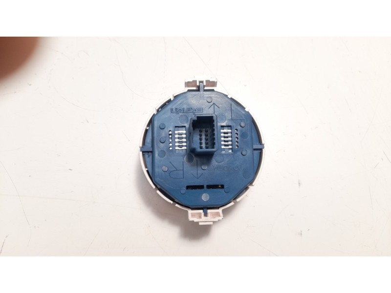 Recambio de warning para toyota yaris hsd active referencia OEM IAM 839500D100  