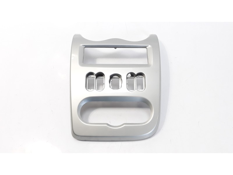 Recambio de moldura para dacia sandero 1.5 blue dci diesel fap cat referencia OEM IAM 8200739438  