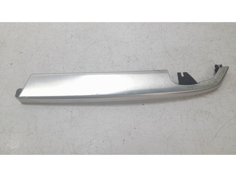 Recambio de moldura para land rover discovery sport (l550) 2.0 d 4x4 referencia OEM IAM FK72640E73BF  