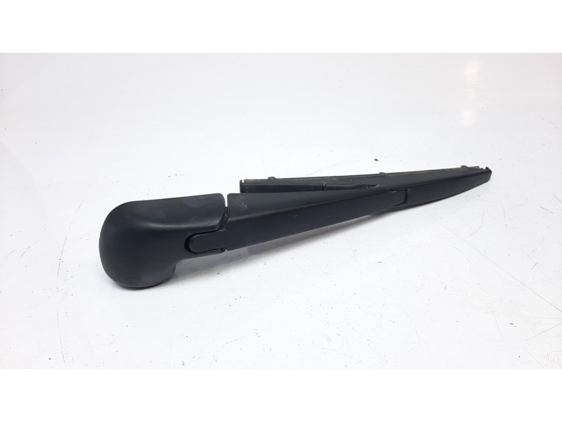 Recambio de brazo limpia trasero para lexus ct 1.8 16v cat (híbrido) referencia OEM IAM 8524152140  