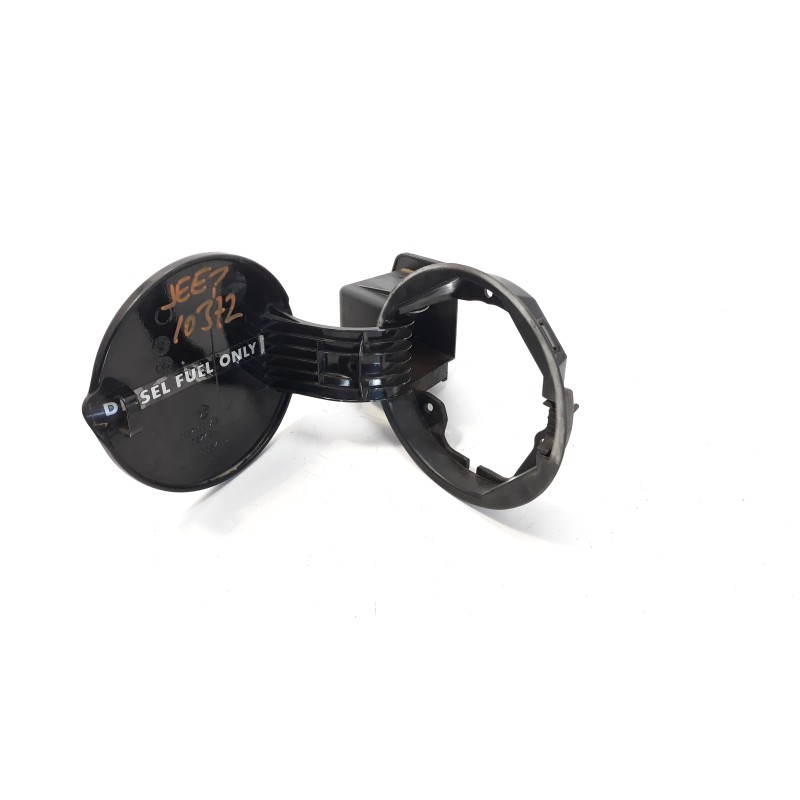 Recambio de tapa exterior combustible para chrysler jeep cherokee (kj) 2.5 crd cat referencia OEM IAM 04674991AH  
