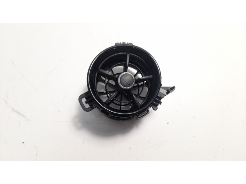 Recambio de rejilla aireadora para toyota yaris hsd active referencia OEM IAM 5556862280  