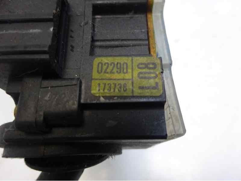 Recambio de mando limpia para toyota corolla (e12) 2.0 d-4d linea sol berlina referencia OEM IAM 173738  