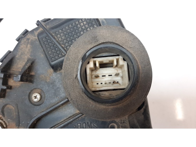 Recambio de cerradura puerta delantera derecha para lexus ct 1.8 16v cat (híbrido) referencia OEM IAM 6903060240  