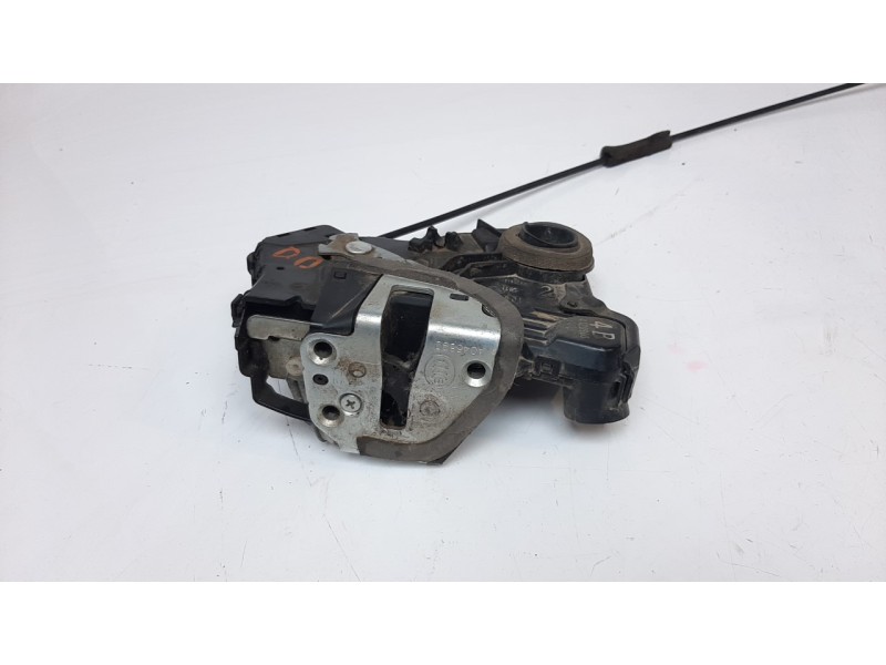 Recambio de cerradura puerta delantera derecha para lexus ct 1.8 16v cat (híbrido) referencia OEM IAM 6903060240  