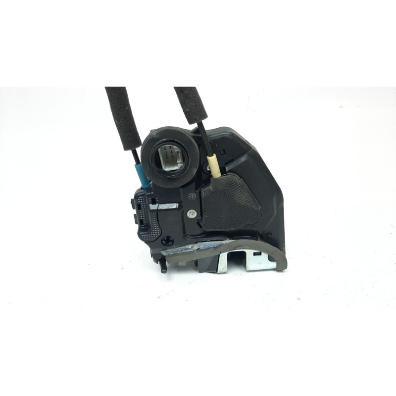 Recambio de cerradura puerta trasera derecha para lexus ct 1.8 16v cat (híbrido) referencia OEM IAM 6905033131  