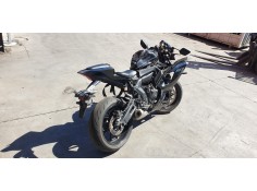 yamaha yzf-r6 del año 2022